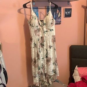 Only worn once, Size-XL White and floral